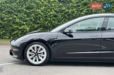 Седан Tesla Model 3 2022 в 