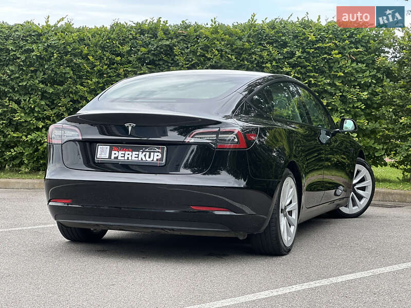 Седан Tesla Model 3 2022 в Києві
