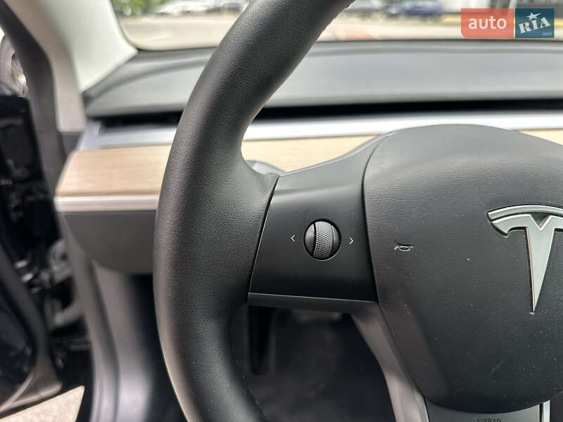 Седан Tesla Model 3 2022 в Києві