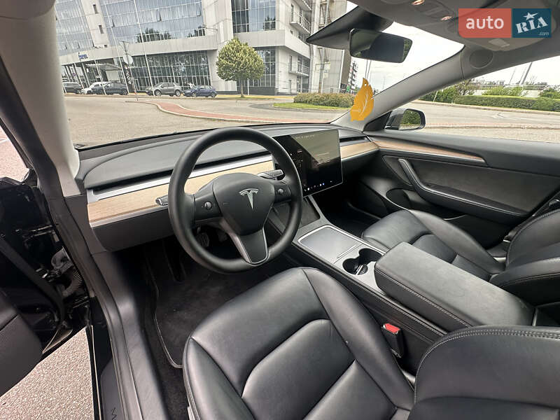 Седан Tesla Model 3 2022 в Києві