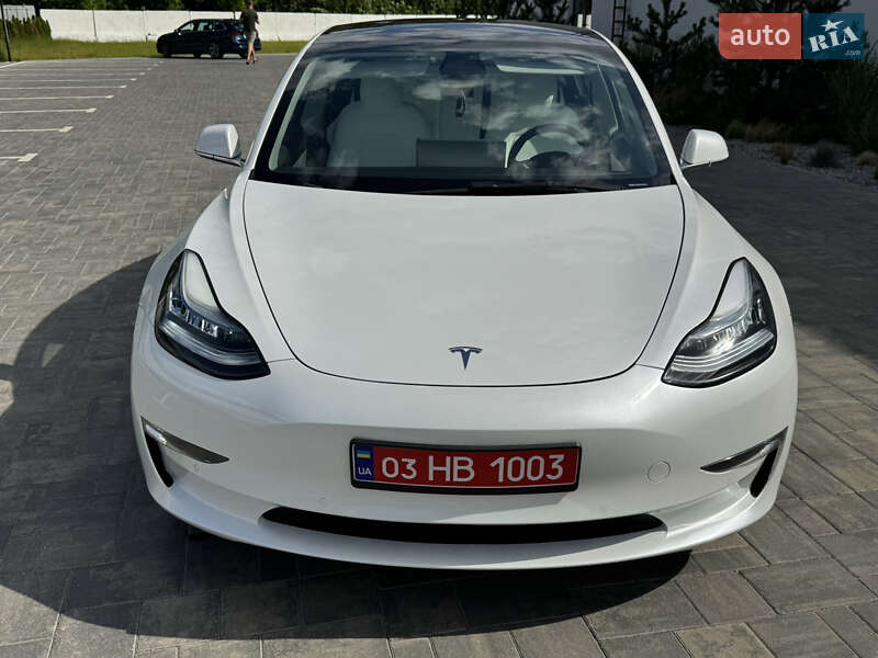 Седан Tesla Model 3 2019 в Луцке фото 5 Седан Tesla Model 3 2019 в Луцке