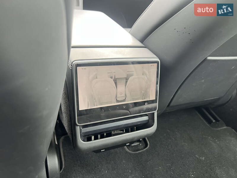 Седан Tesla Model 3 2024 в Рівному