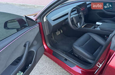 Седан Tesla Model 3 2024 в 