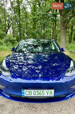 Седан Tesla Model 3 2022 в 