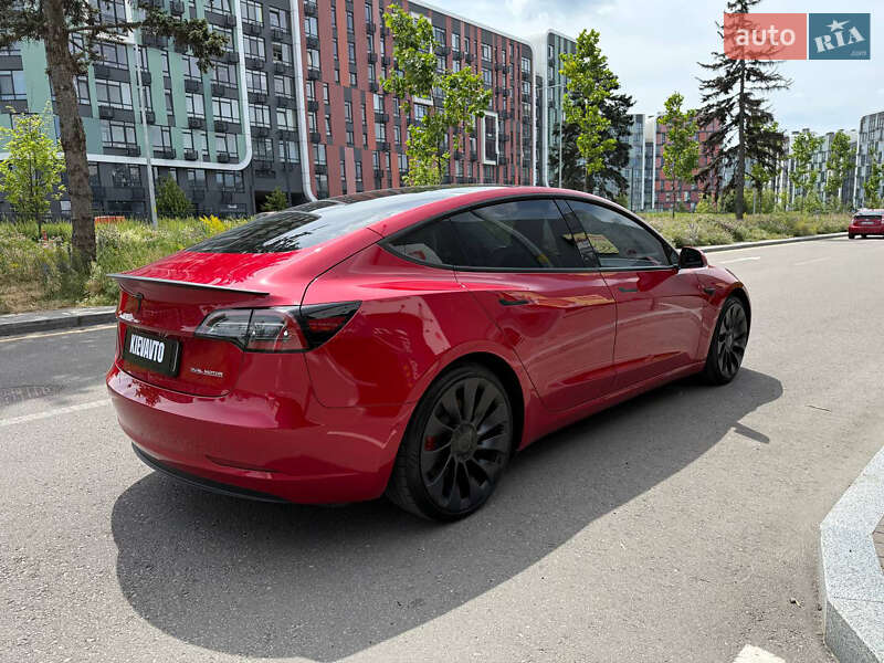Седан Tesla Model 3 2021 в Киеве