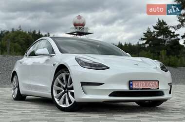 Седан Tesla Model 3 2019 в 