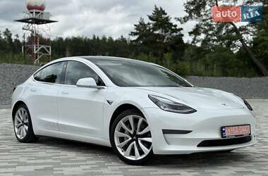 Седан Tesla Model 3 2019 в 