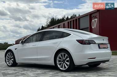 Седан Tesla Model 3 2019 в 