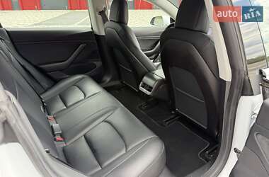 Седан Tesla Model 3 2019 в 