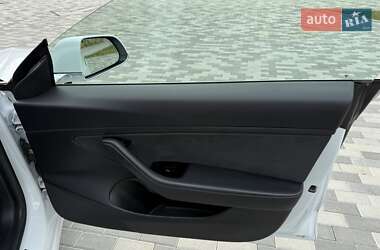 Седан Tesla Model 3 2019 в 