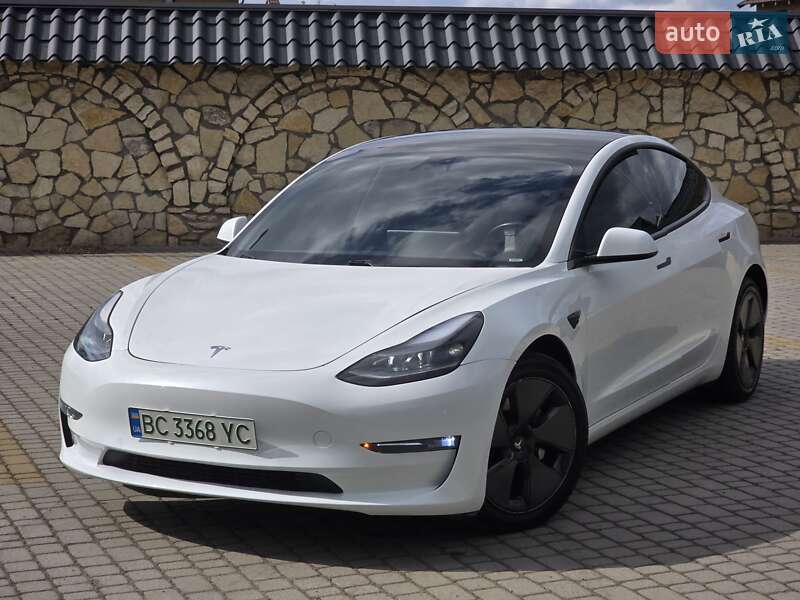 Седан Tesla Model 3 2021 в Львові