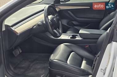 Седан Tesla Model 3 2021 в 