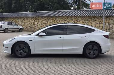 Седан Tesla Model 3 2021 в 