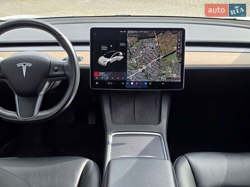 Седан Tesla Model 3 2021 в Львові
