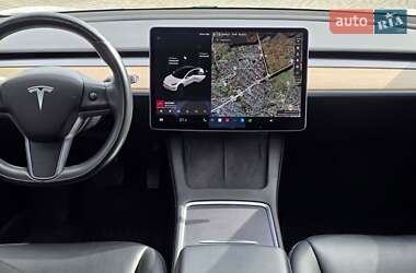 Седан Tesla Model 3 2021 в 