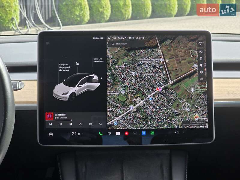 Седан Tesla Model 3 2021 в Львові