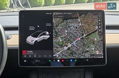 Седан Tesla Model 3 2021 в 