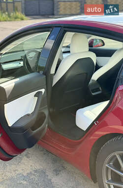 Седан Tesla Model 3 2020 в 