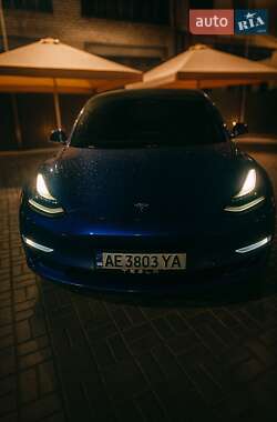 Седан Tesla Model 3 2022 в Днепре