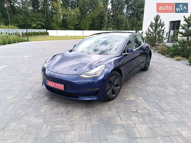 Седан Tesla Model 3 2019 в 