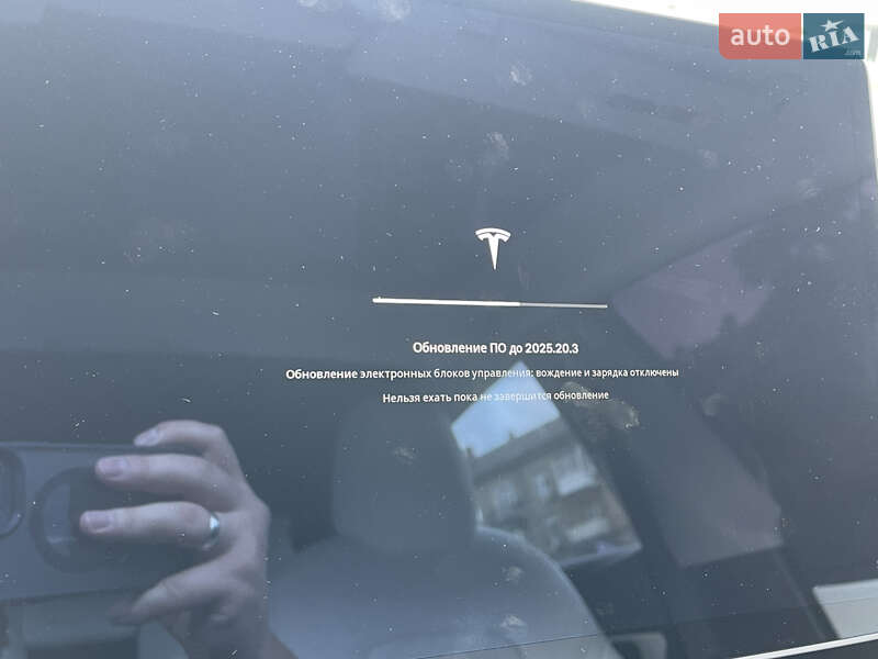 Седан Tesla Model 3 2021 в Киеве