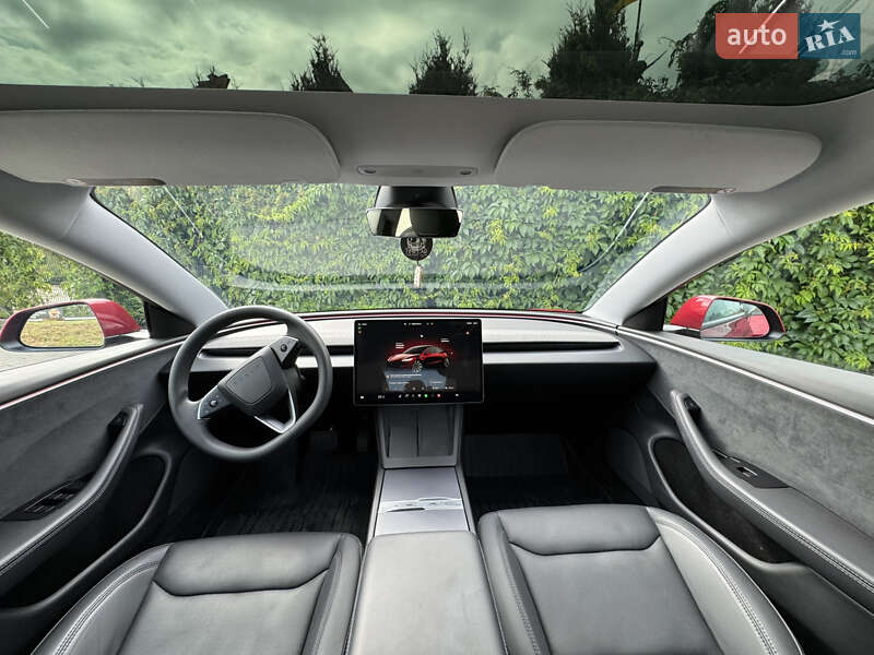 Седан Tesla Model 3 2024 в Стрые