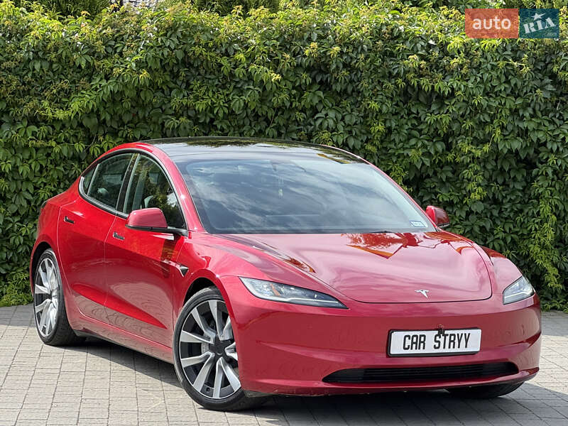 Tesla Model 3 2024