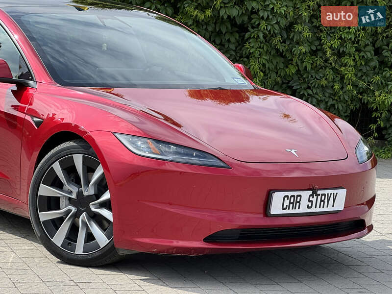 Седан Tesla Model 3 2024 в Стрые