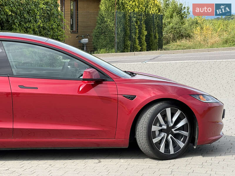 Седан Tesla Model 3 2024 в Стрые