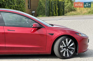 Седан Tesla Model 3 2024 в 