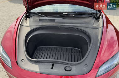 Седан Tesla Model 3 2024 в 