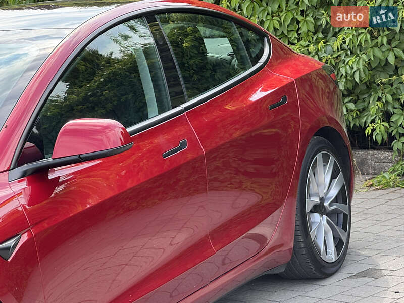 Седан Tesla Model 3 2024 в Стрые