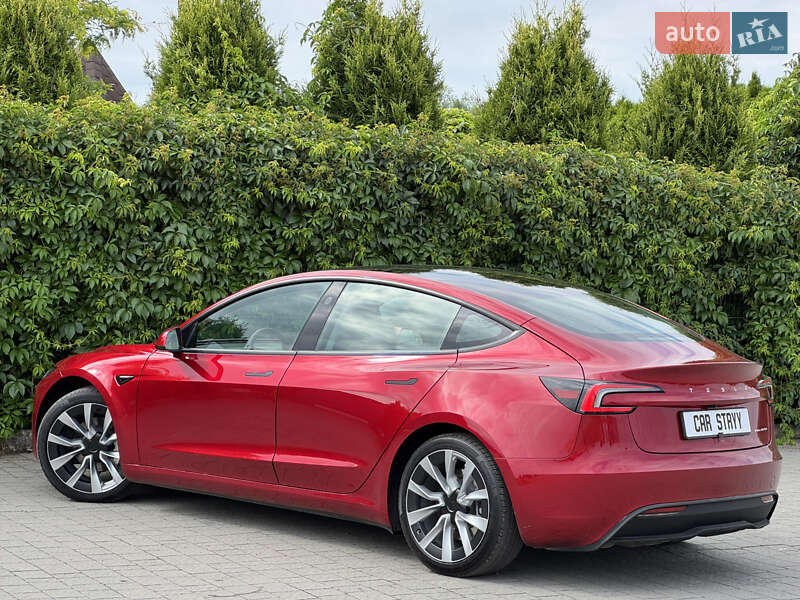Седан Tesla Model 3 2024 в Стрые