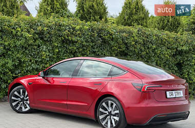 Седан Tesla Model 3 2024 в 