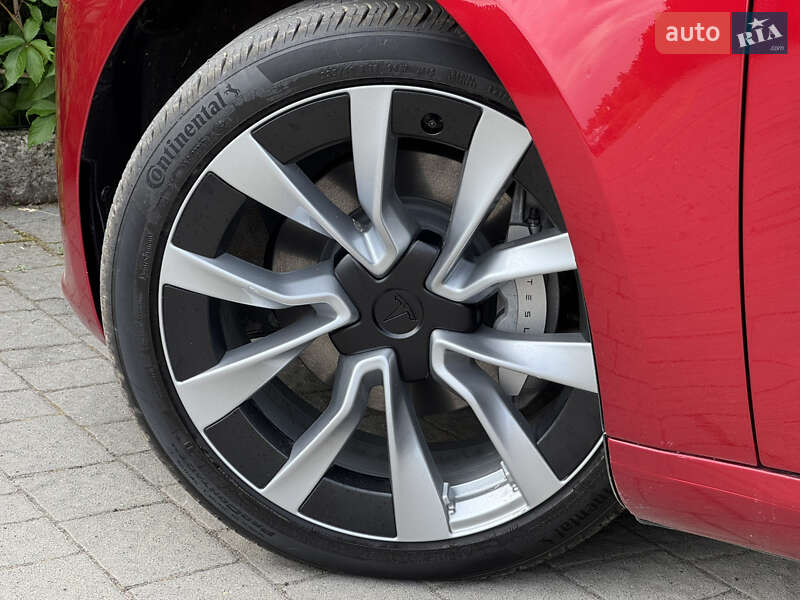 Седан Tesla Model 3 2024 в Стрые