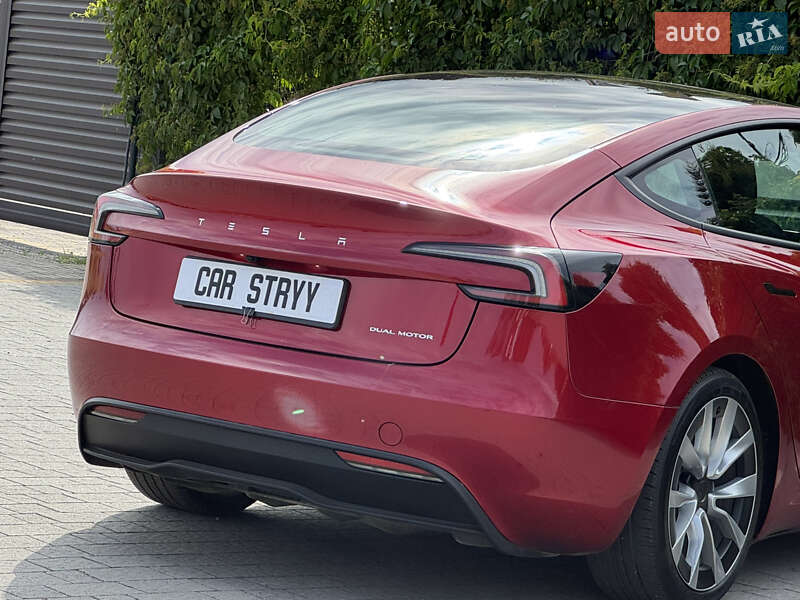 Седан Tesla Model 3 2024 в Стрые