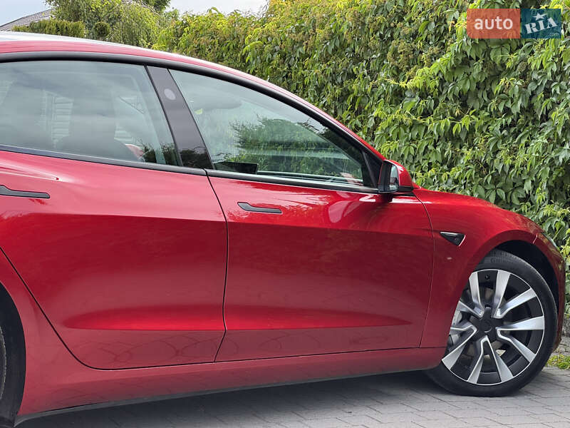 Седан Tesla Model 3 2024 в Стрые