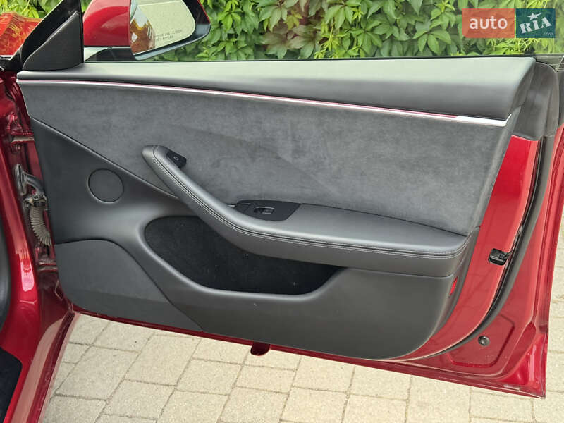 Седан Tesla Model 3 2024 в Стрые