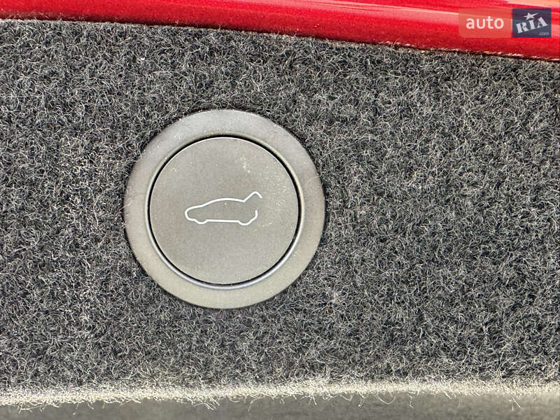 Седан Tesla Model 3 2024 в Стрые
