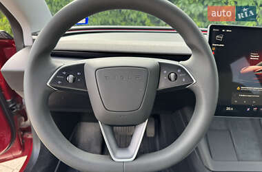 Седан Tesla Model 3 2024 в 
