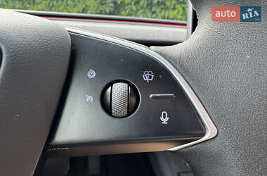 Седан Tesla Model 3 2024 в 