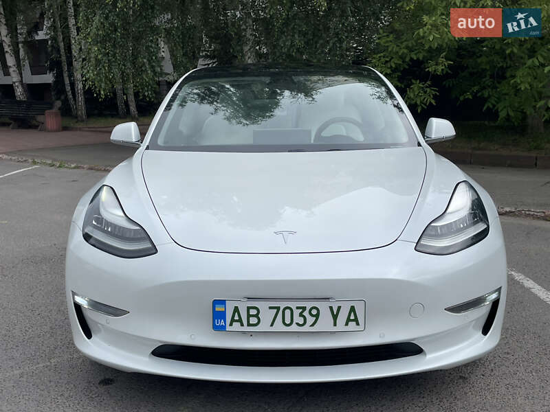 Седан Tesla Model 3 2020 в Виннице