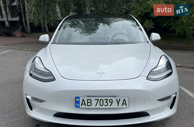 Седан Tesla Model 3 2020 в 