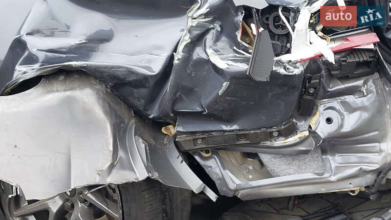 Седан Tesla Model 3 2022 в Черкасах