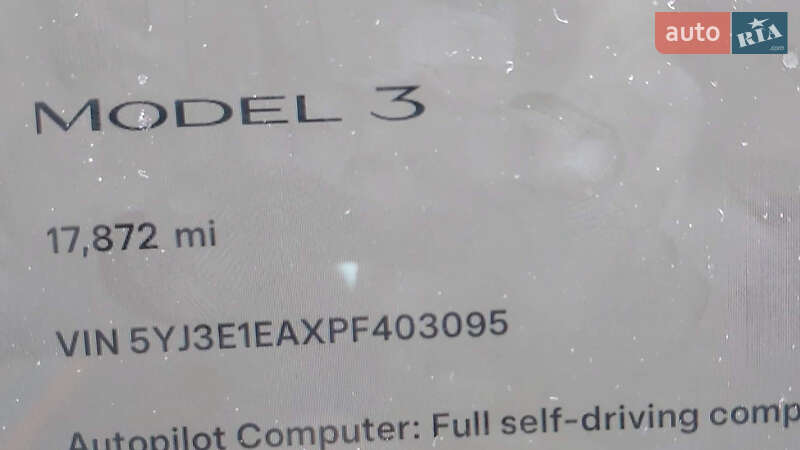 Седан Tesla Model 3 2022 в Черкасах