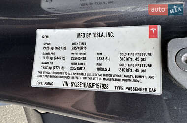 Седан Tesla Model 3 2018 в 