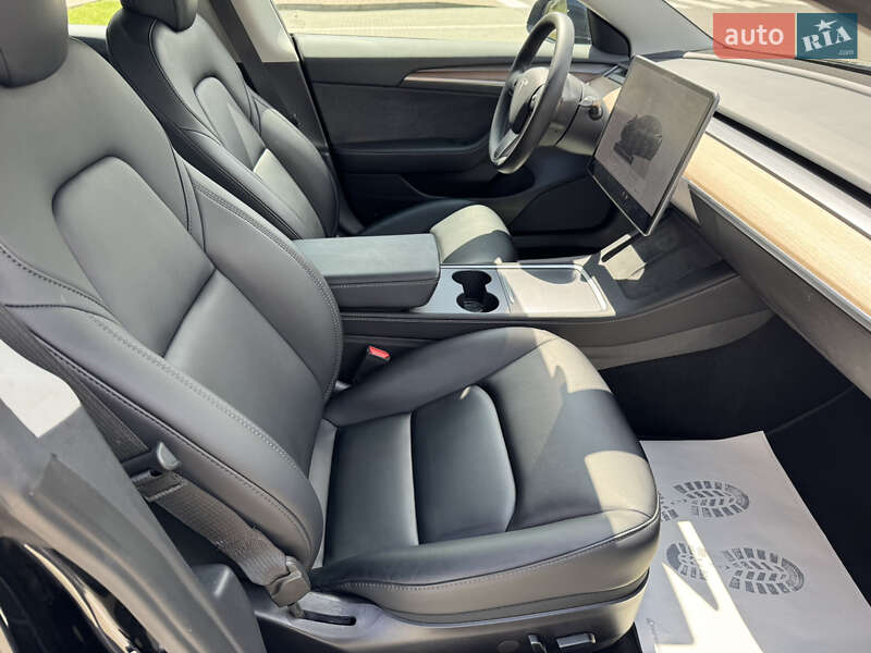 Седан Tesla Model 3 2022 в Хмельницком