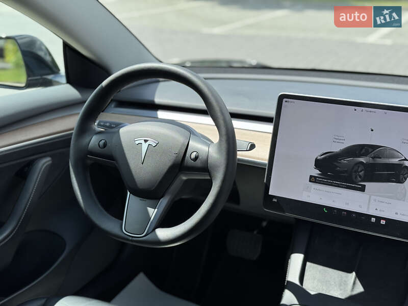 Седан Tesla Model 3 2022 в Хмельницком