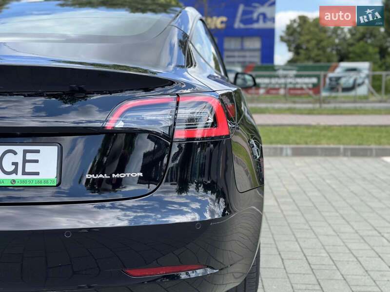 Седан Tesla Model 3 2022 в Хмельницком