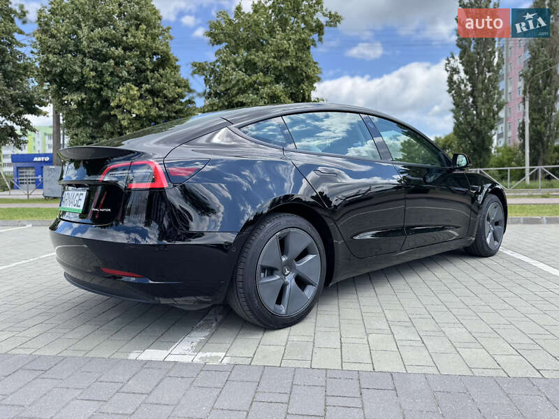 Седан Tesla Model 3 2022 в Хмельницком